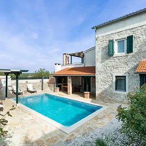  Villa Mia