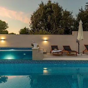  Campingplatz Camp Mrkva Mobile Homes With Pool